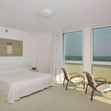 فندق Alexander Museum Palace 4*