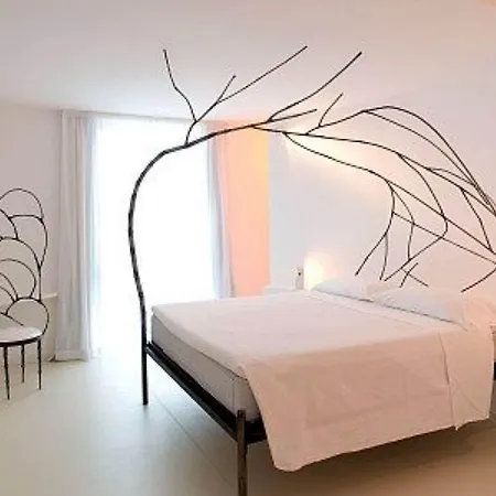 فندق Alexander Museum Palace 4*