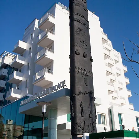 فندق Alexander Museum Palace بيزارو