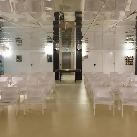 فندق Alexander Museum Palace بيزارو