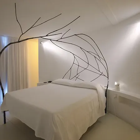 Готель Alexander Museum Palace 4*