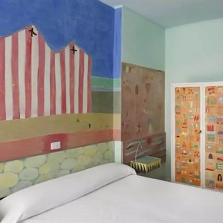 מלון Alexander Museum Palace 4*