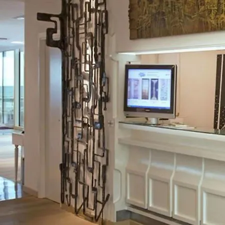 Alexander Museum Palace 4* Πέζαρο