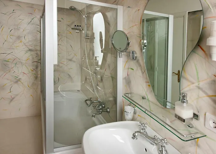 Alexander Museum Palace Hotel